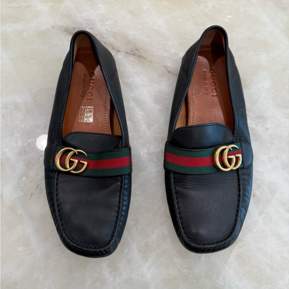 Gucci Men’s Black Leather Loafers with Iconic GG Hardware